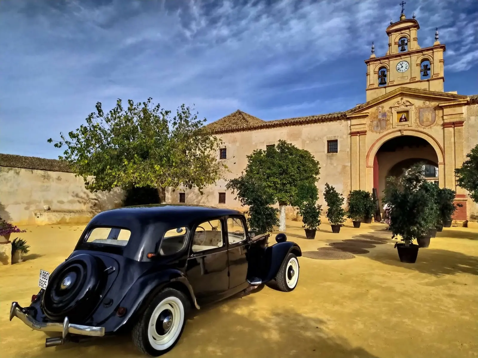 Citroën 11 6 ventanas 1949 - Coche clásico para alquiler en bodas Sevilla - Imagen 2 de 7