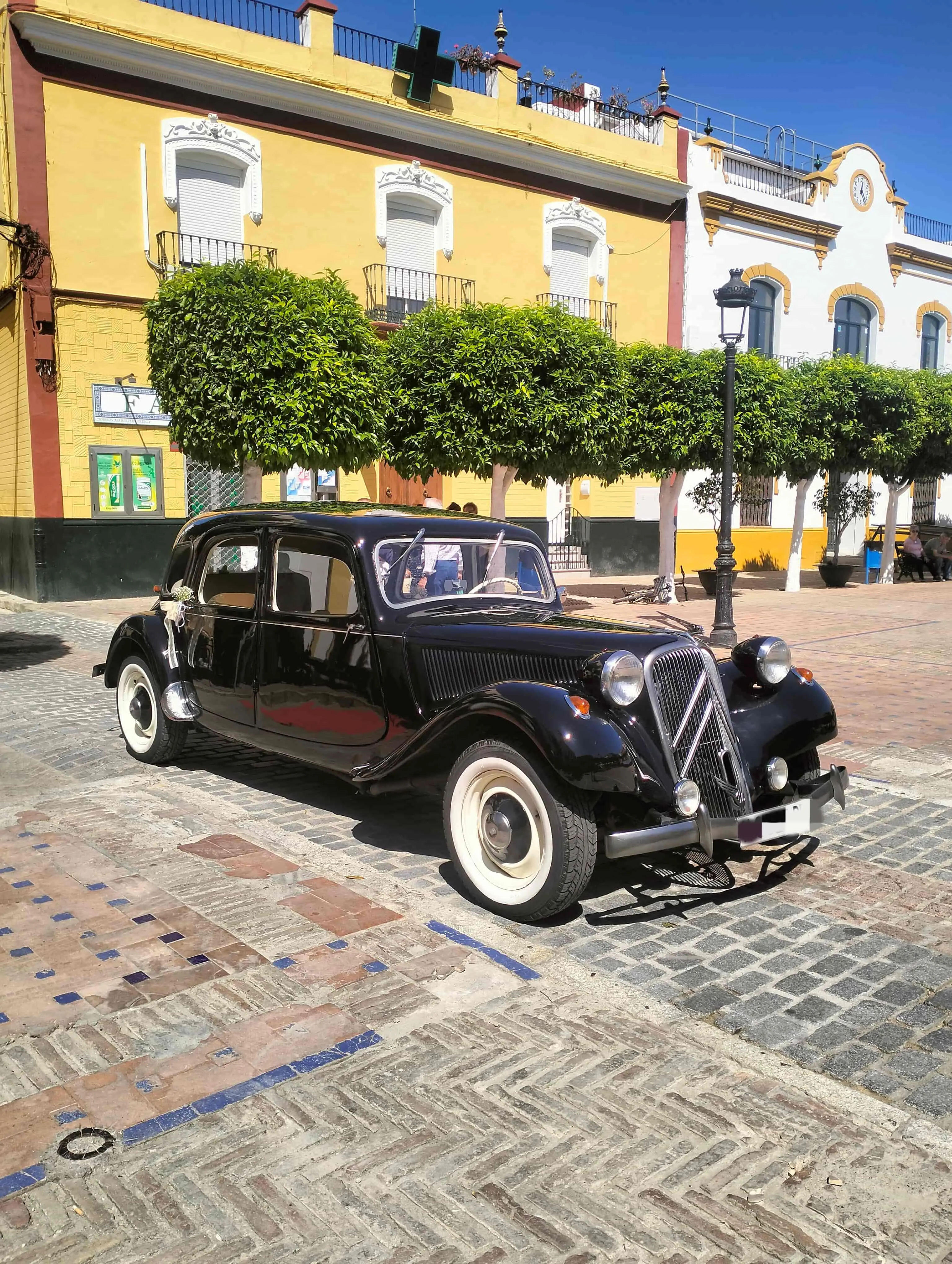 Citroën 11 6 ventanas 1949 - Coche clásico para alquiler en bodas Sevilla - Imagen 7 de 7